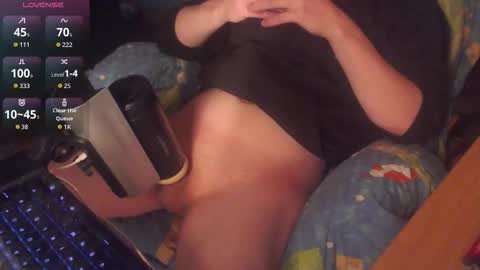 Snapshot of _yourcuteboy_ chatting on December 4, 9:56 pm _yourcuteboy_ online show from December 4, 9:56 pm