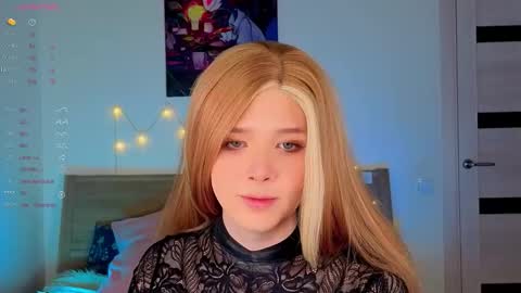 Snapshot of _yourfoxy_ chatting on January 19, 4:11 pm LITTLE FOX online show from January 19, 4:11 pm