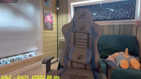 YourSecretCrush online show from March 9, 7:34 am