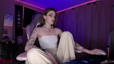 Roxy online show from April 19, 8:57 am