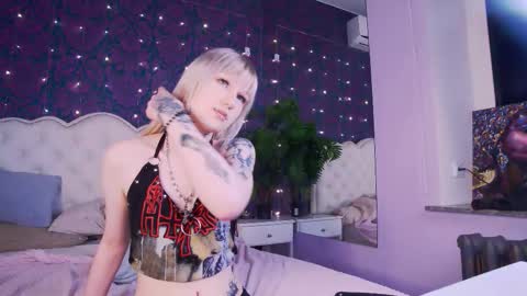 Snapshot of _yummi_ chatting on March 15, 8:37 pm Emy online show from March 15, 8:37 pm