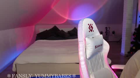 Nicole  Thomas  Dave online show from January 29, 5:45 pm