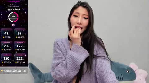 Mia online show from December 4, 12:42 am