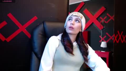 Snapshot of _yuyi chatting on February 10, 11:15 am Yuyi online show from February 10, 11:15 am