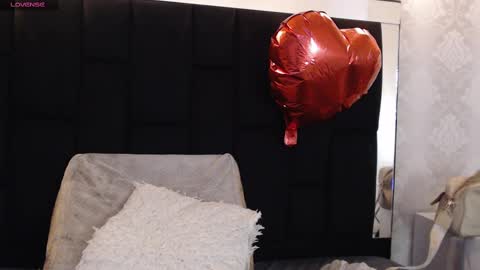 Snapshot of _yuyi chatting on February 16, 5:26 pm Yuyi online show from February 16, 5:26 pm