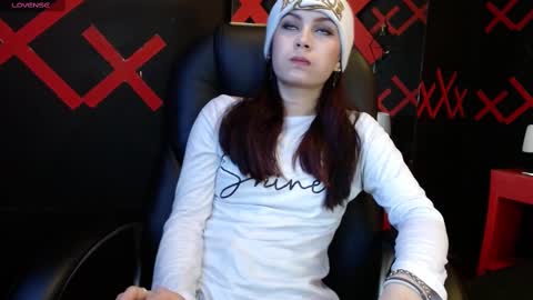 Snapshot of _yuyi chatting on February 17, 11:23 am Yuyi online show from February 17, 11:23 am