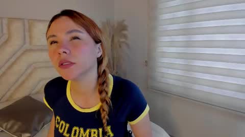 Snapshot of _zoe_3 chatting on June 23, 12:36 pm Zoe online show from June 23, 12:36 pm
