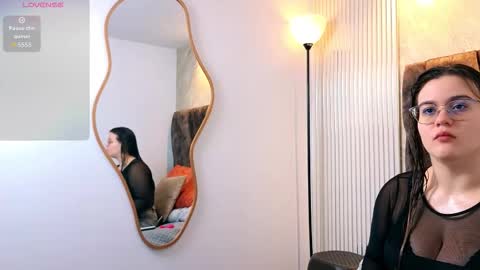 zoe online show from February 28, 11:55 am