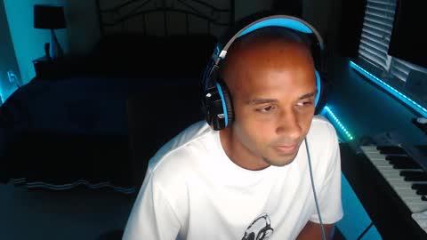 a4orce online show from October 5, 11:02 pm