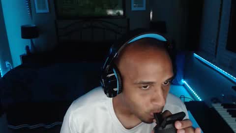 a4orce online show from April 14, 1:00 am