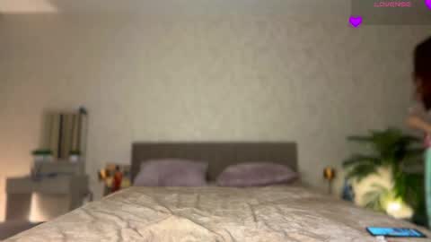        online show from April 18, 7:07 pm