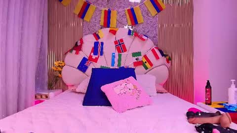 Aisha online show from June 20, 11:57 am