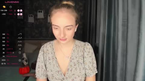 Adelina online show from October 28, 1:47 pm