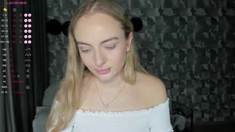 Adelina online show from November 1, 1:57 pm