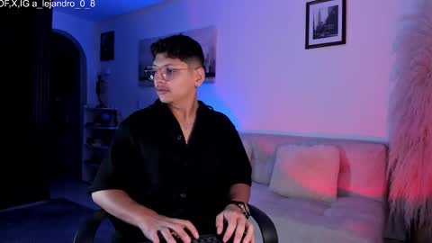 Snapshot of a_lejandro_08 chatting on November 19, 4:07 pm alejo online show from November 19, 4:07 pm