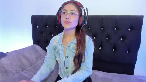 A Sexy Couple online show from November 18, 7:18 pm