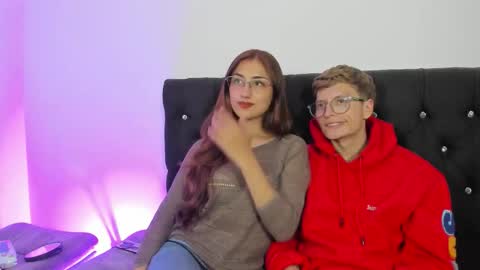 A Sexy Couple online show from December 4, 10:29 pm