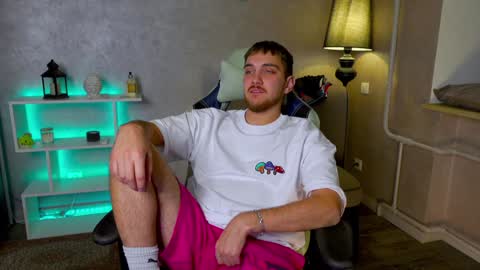 Alex online show from December 15, 3:34 am