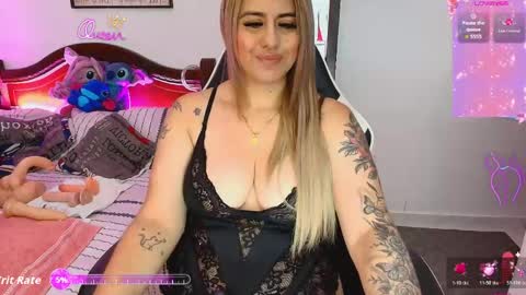 Snapshot of aamanda_queen chatting on May 3, 12:22 pm aamanda online show from May 3, 12:22 pm