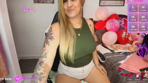 Snapshot of aamanda_queen chatting on May 15, 12:34 pm aamanda online show from May 15, 12:34 pm