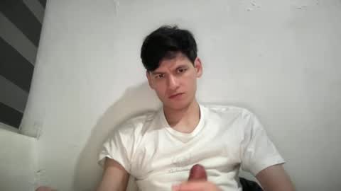 Snapshot of aandyf chatting on February 26, 5:53 am Andy online show from February 26, 5:53 am