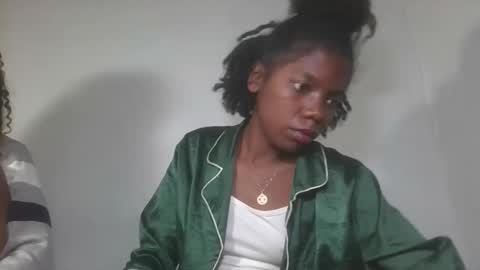 aangevelo online show from November 2, 7:38 pm