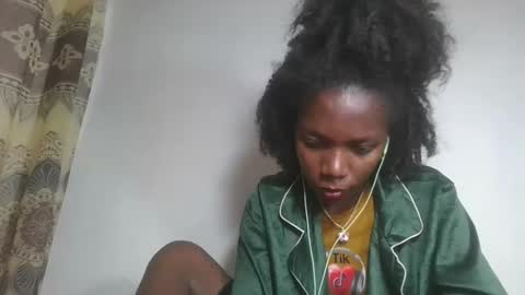 aangevelo online show from November 7, 4:23 am