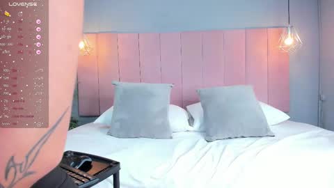 A R I A L  online show from September 25, 10:46 pm