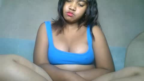 aariciah online show from April 14, 7:03 am