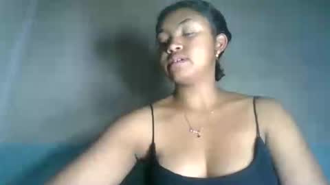 Snapshot of aariciah chatting on August 6, 11:12 am aariciah online show from August 6, 11:12 am