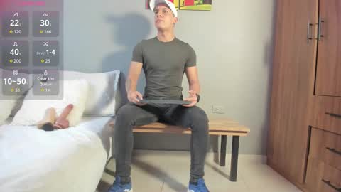 Aaron online show from April 18, 9:15 pm