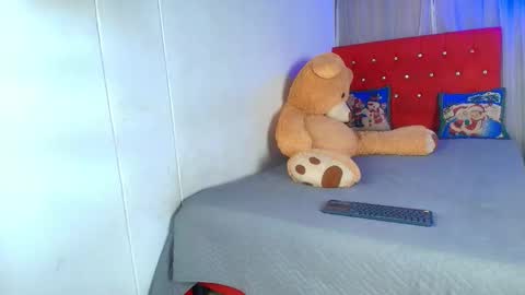 Snapshot of aaron_antonella_mds chatting on September 21, 8:43 pm Aaron y Antonella online show from September 21, 8:43 pm
