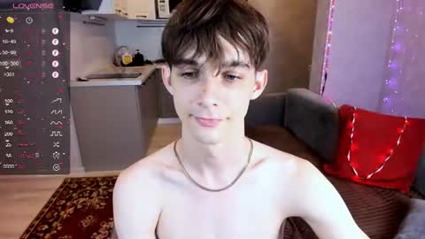 Snapshot of aaron_bang chatting on July 20, 5:26 pm Aaron Bang online show from July 20, 5:26 pm