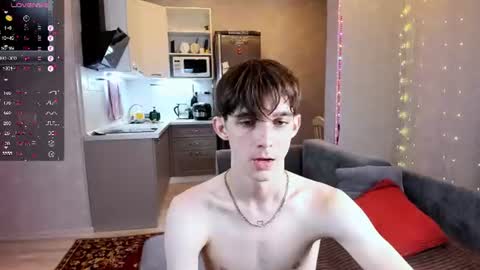 Snapshot of aaron_bang chatting on July 21, 5:59 pm Aaron Bang online show from July 21, 5:59 pm