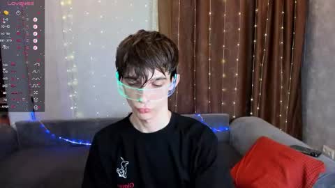 Snapshot of aaron_bang chatting on July 29, 9:57 pm Aaron Bang online show from July 29, 9:57 pm
