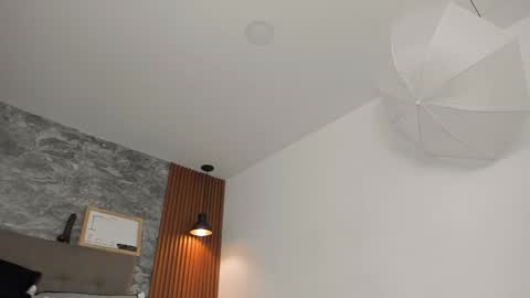 Snapshot of aaron_eze chatting on January 7, 2:19 pm Aaron Ezequiel online show from January 7, 2:19 pm