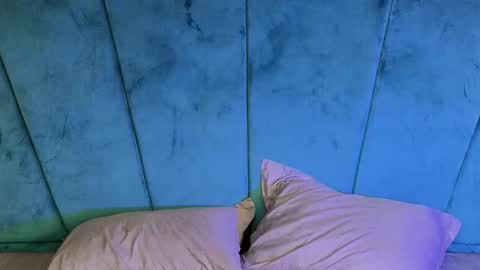 Snapshot of aaron_eze chatting on September 14, 8:19 pm Aaron Ezequiel online show from September 14, 8:19 pm