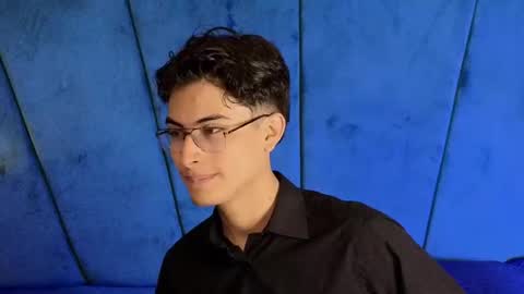 Snapshot of aaron_eze chatting on October 4, 10:52 pm Aaron Ezequiel online show from October 4, 10:52 pm