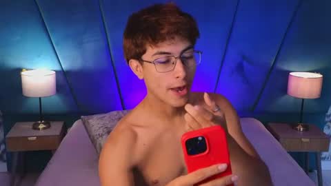 Snapshot of aaron_eze chatting on July 17, 1:07 pm Aaron Ezequiel online show from July 17, 1:07 pm
