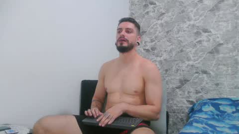 Aaron kwok online show from January 31, 11:35 am