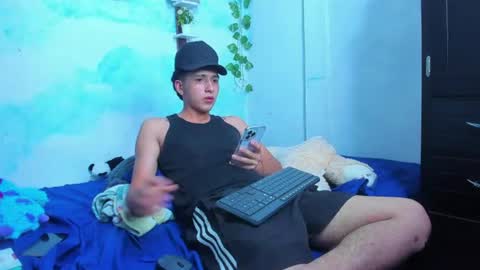 Snapshot of aaron_mercury chatting on July 20, 4:27 am aaron_mercury online show from July 20, 4:27 am