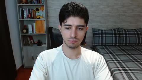 Aaron online show from November 4, 7:46 pm