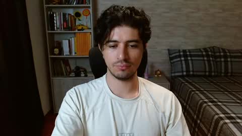 Aaron online show from April 16, 9:39 pm