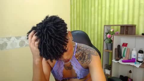 im NiallDun online show from March 11, 3:48 am