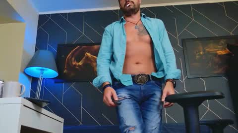 Aaron online show from September 18, 7:16 pm