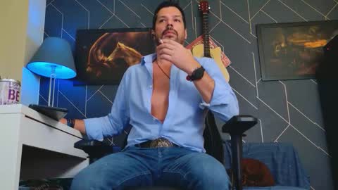 Aaron online show from October 2, 8:27 pm