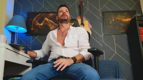 Aaron online show from October 12, 3:05 am