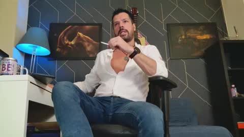 Aaron online show from October 24, 6:48 pm