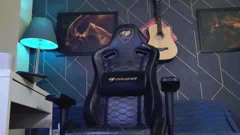 Aaron online show from February 18, 7:26 am