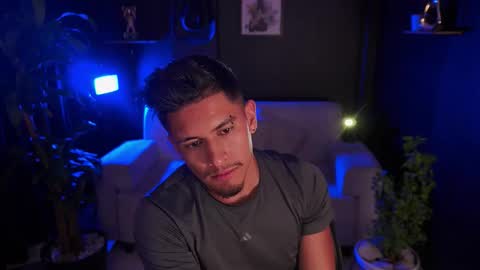 AARON  online show from November 6, 10:21 pm